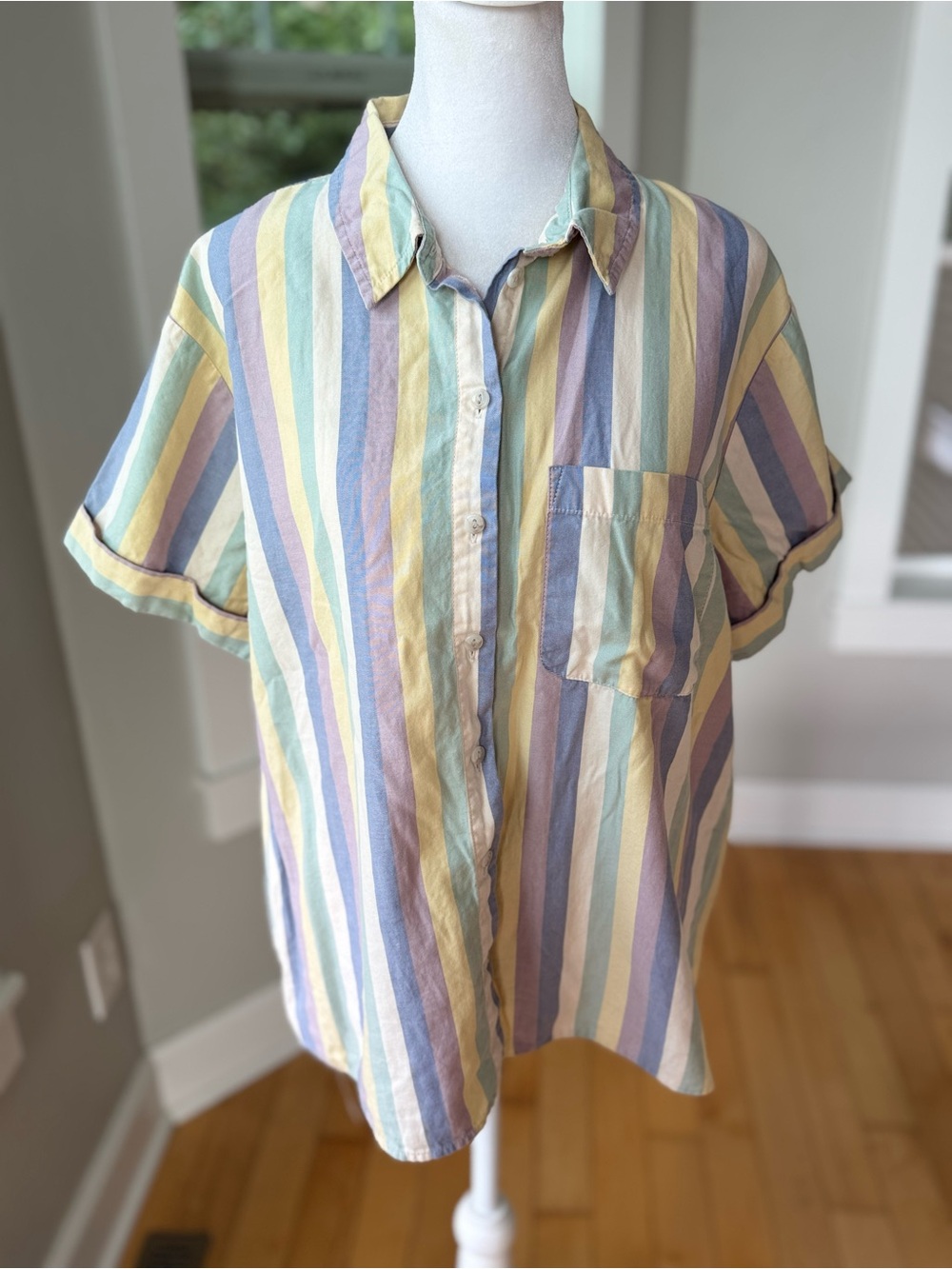 Universal Thread Pastel Multi Stripe  Button Down Camp Shirt Size Medium